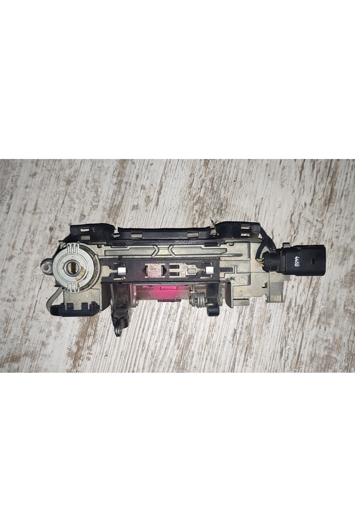 Audi A3 sol ön kapı kolu 4A0837206 oem sorunsuz bir üründür - Görsel 3