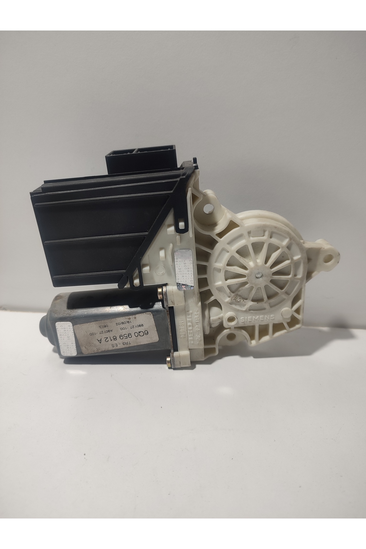 6Q0959812A 104388101 05 0741 90 Cam motoru sağ taraf seat