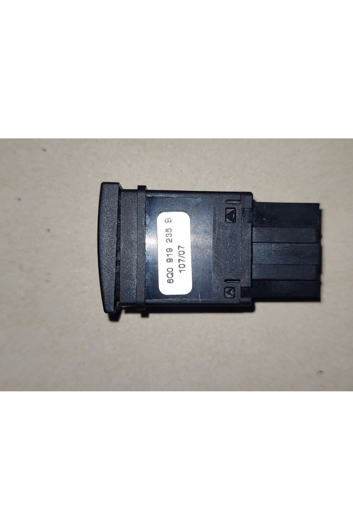 Polo Airbag tuşu Polo 9N Airbag tuşu oem 6Q0919235 - Görsel 2