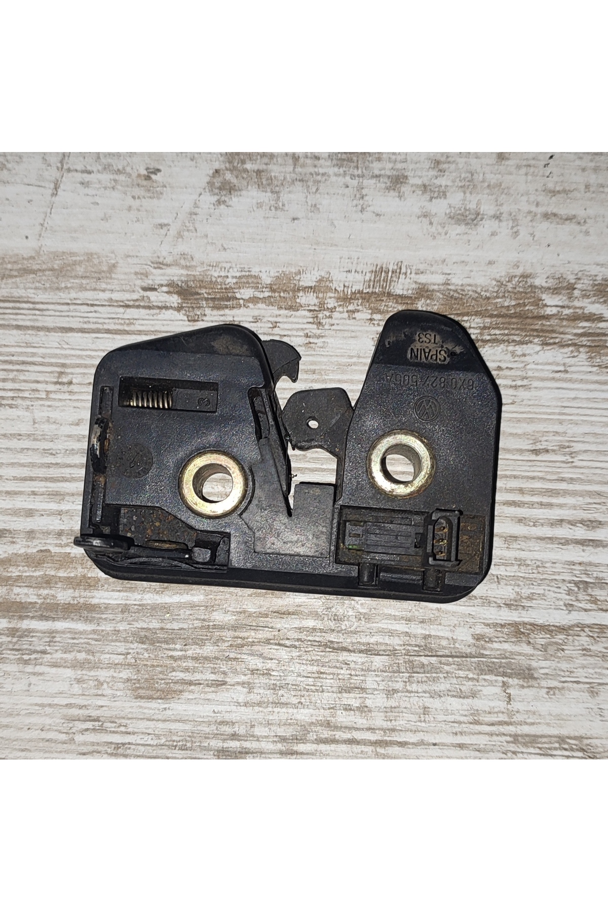 bagaj kilidi 6X0827505A oem sorunsuz