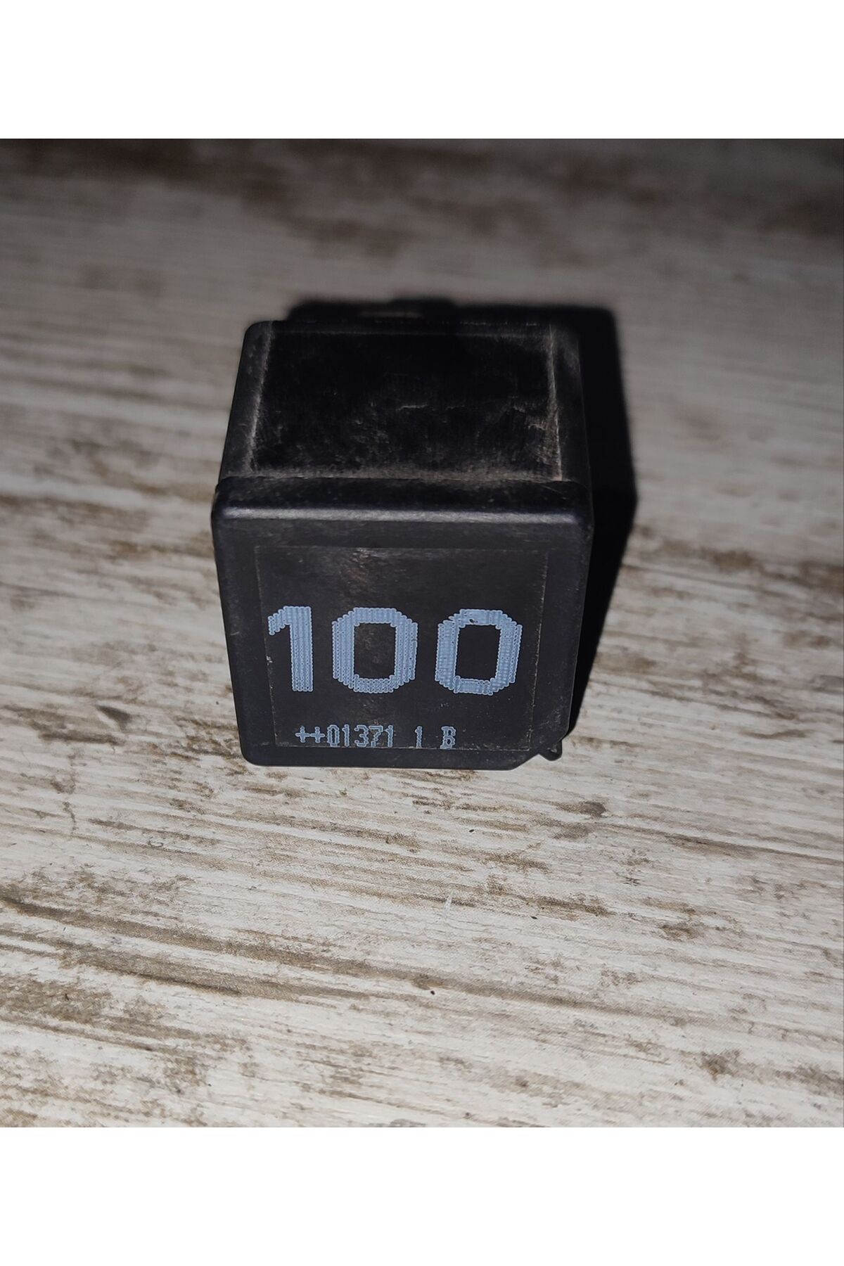 Kontak Rölesi 100 Nolu 7M0951253A 4H0951253 1238612