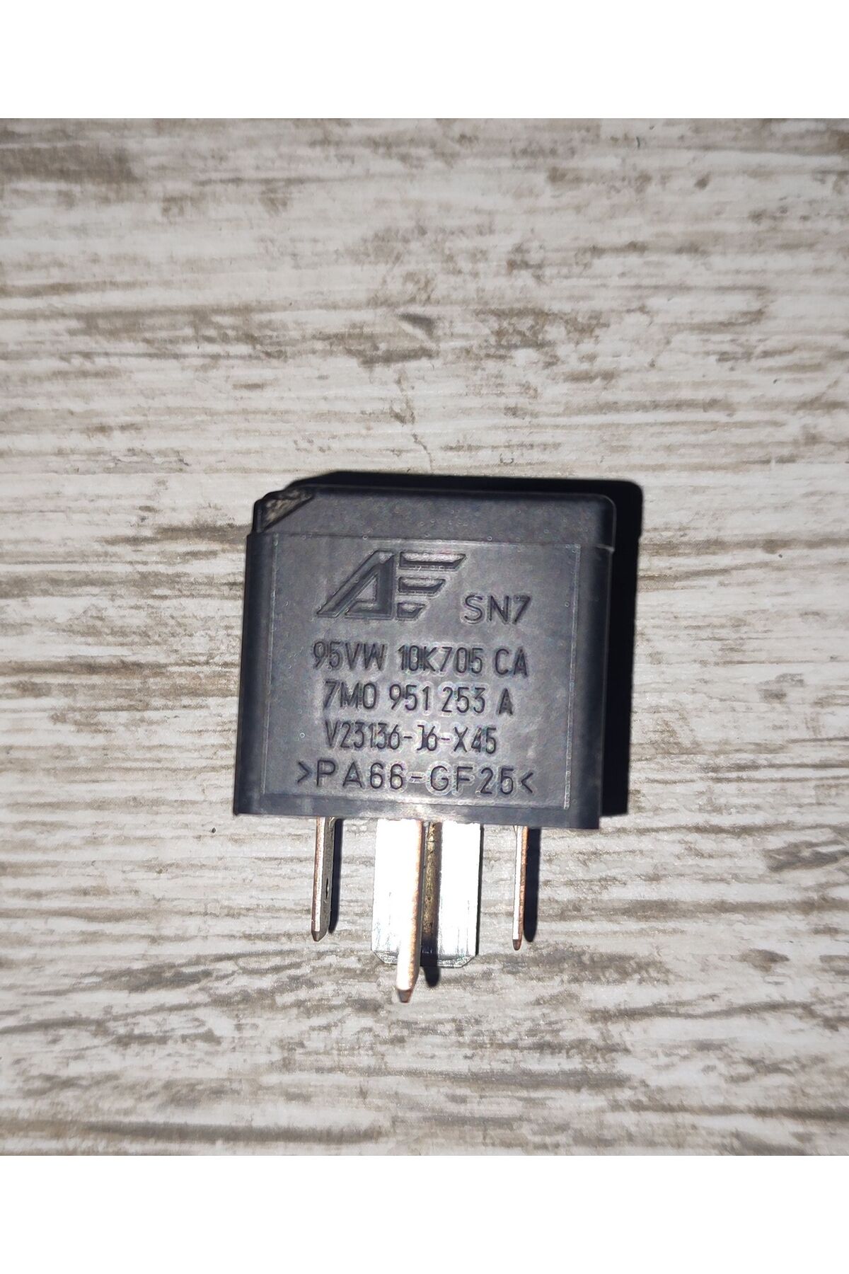 Kontak Rölesi 100 Nolu 7M0951253A 4H0951253 1238612 - Görsel 2