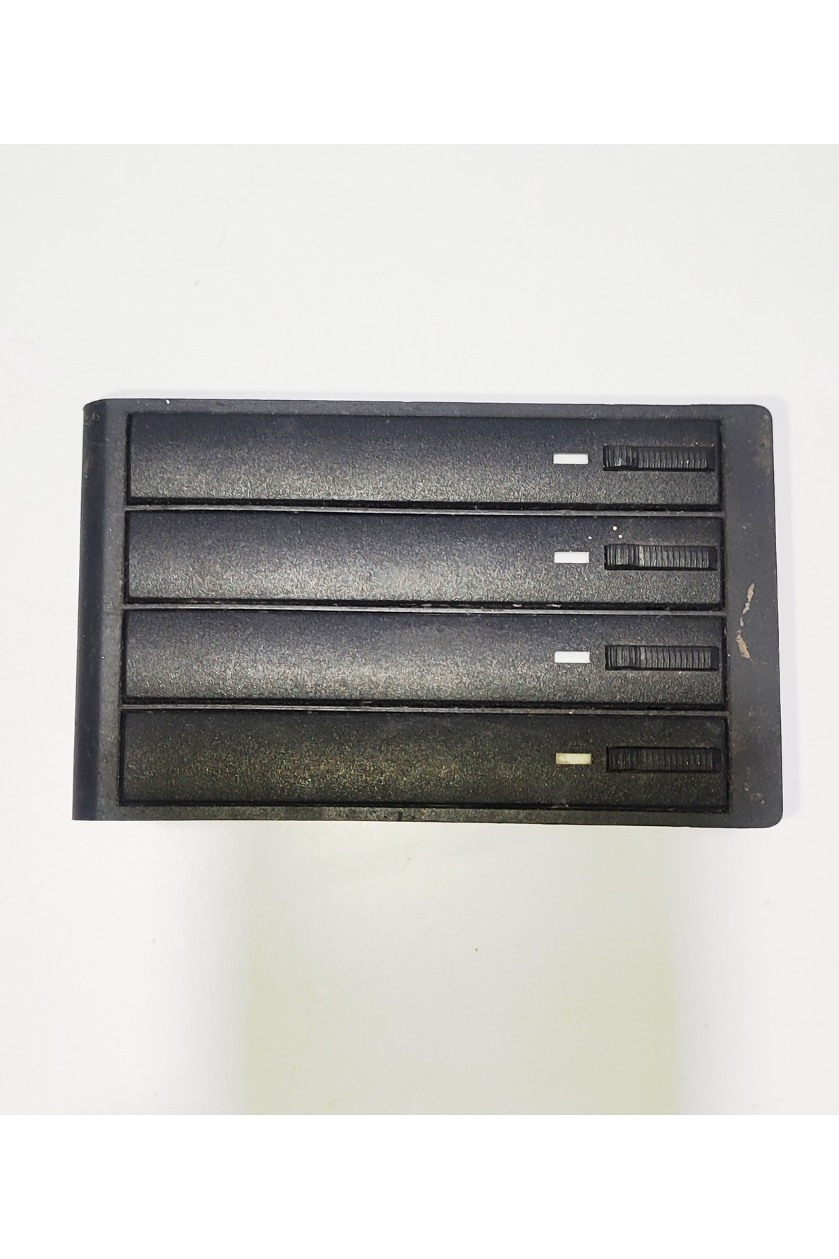 A4 B5 CD değiştirici Passat B5 CD değiştirici 8D0864119 - Görsel 2