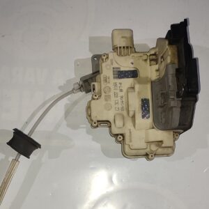 CZ 3C1 837 016A Passat B7 sağ ön kapı kilidi