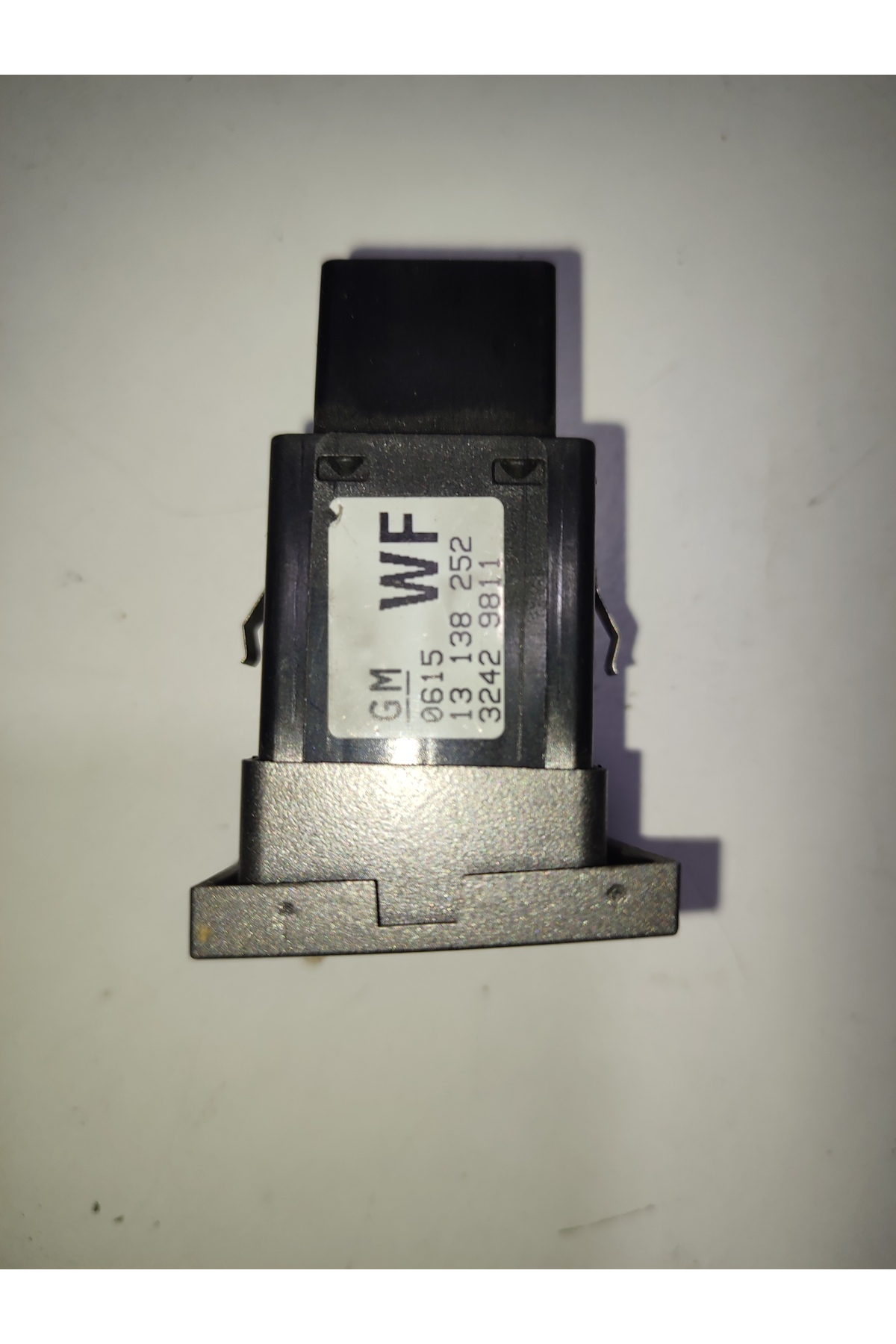 Vectra C koltuk ısıtma düğmesi sağ taraf GM 2355 13 138 252 3242 9811 - Görsel 2