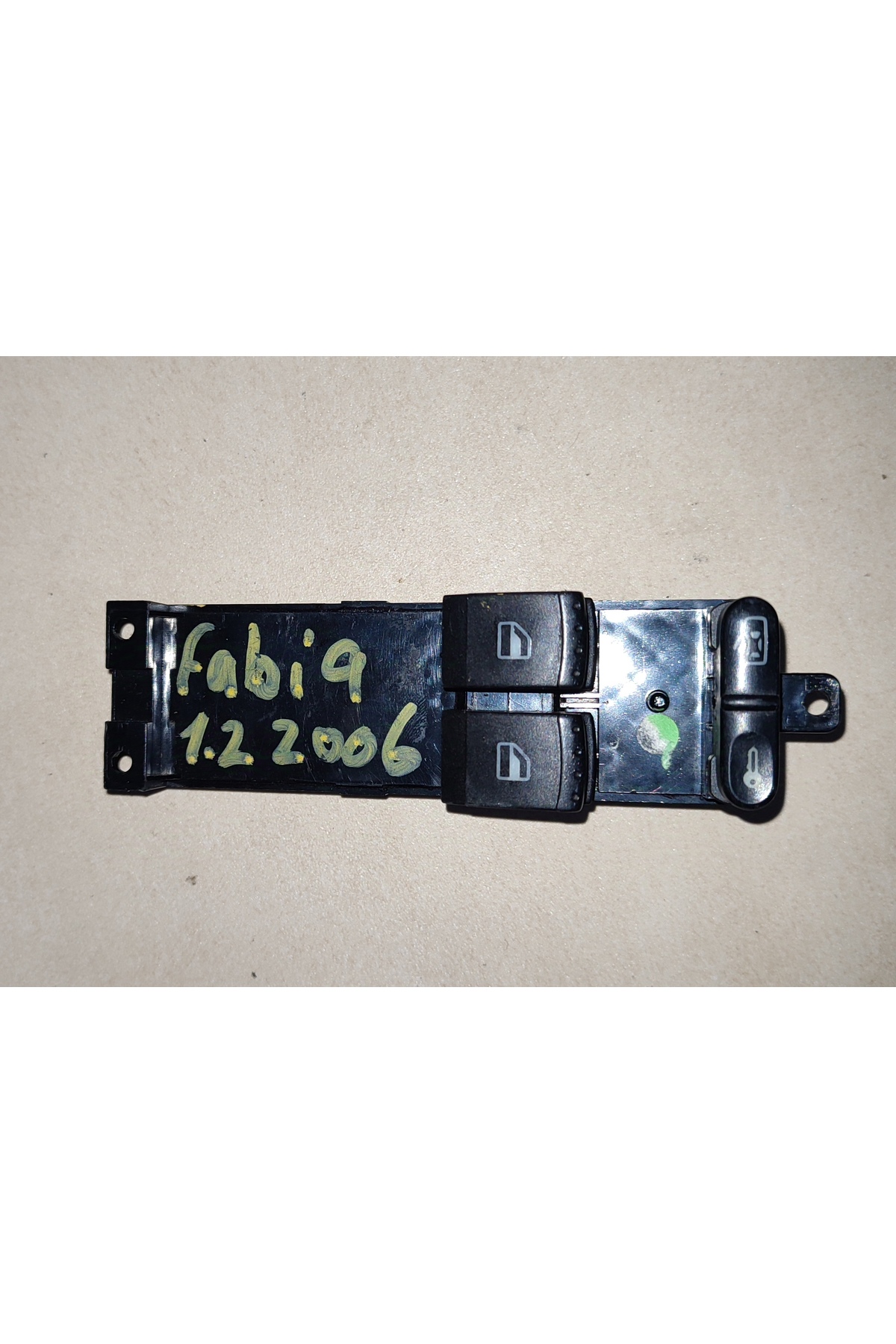 Cam açma tuşu merkezi kilit tuşu oem 1J0959857