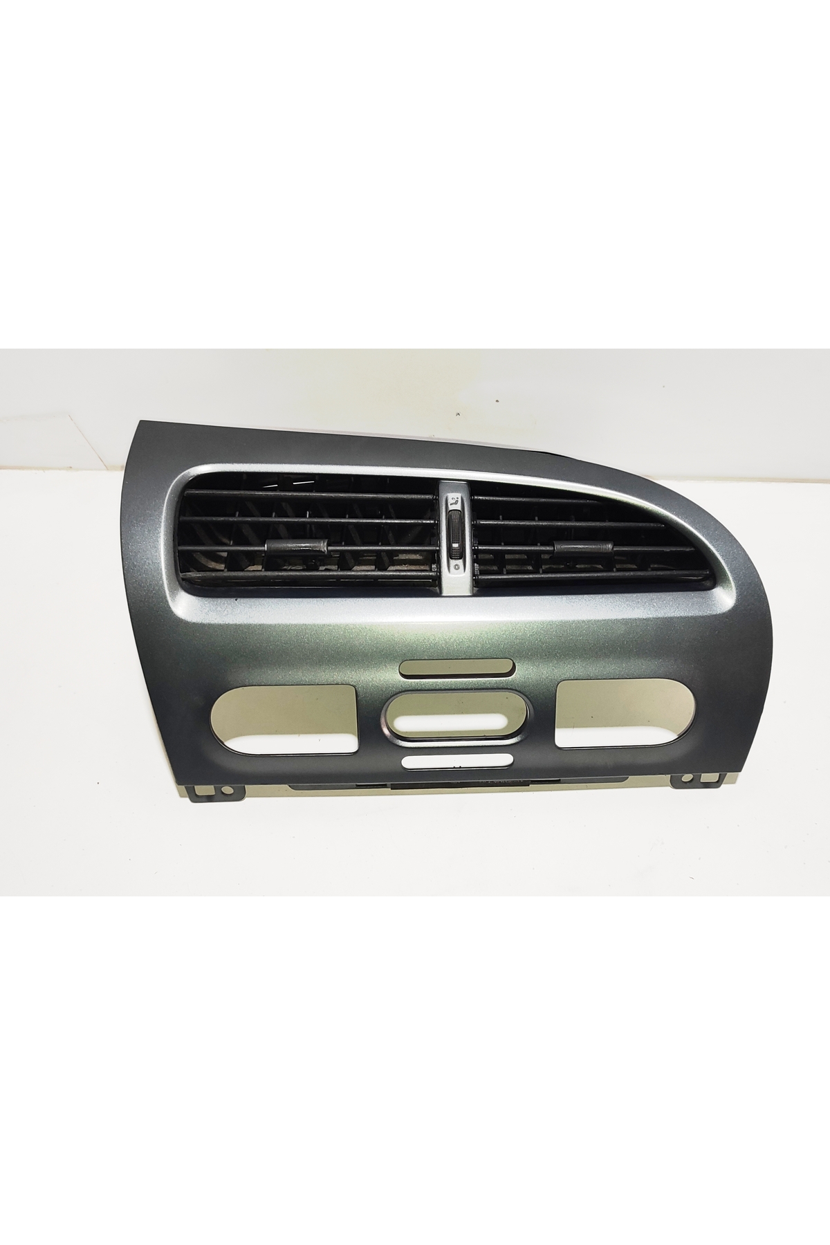 Leon mk2 havalandırma ızgarası Leon mk2 orta havalandırma ızgarası 1P1819110