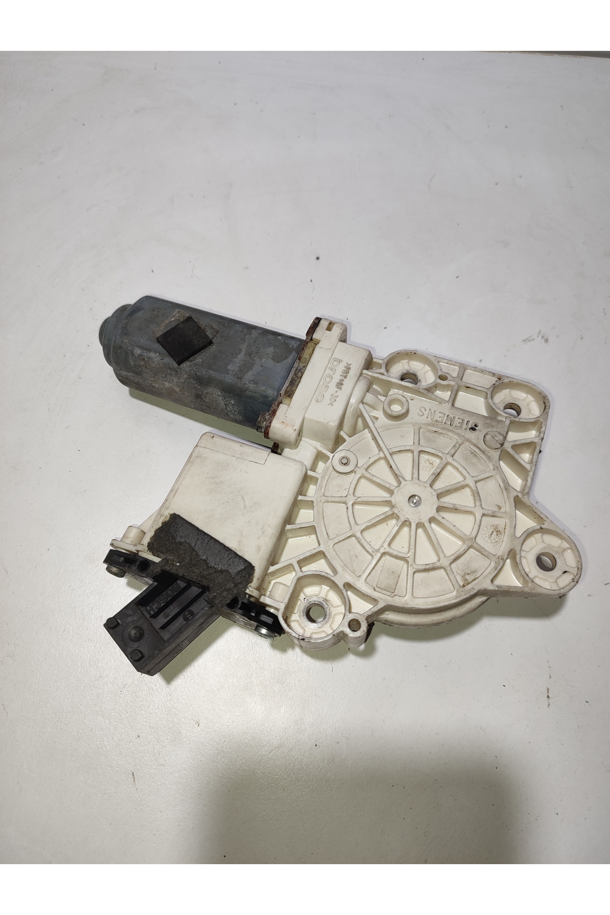 Vectra C sağ arka cam motoru 24414776 106155-102 1137328066