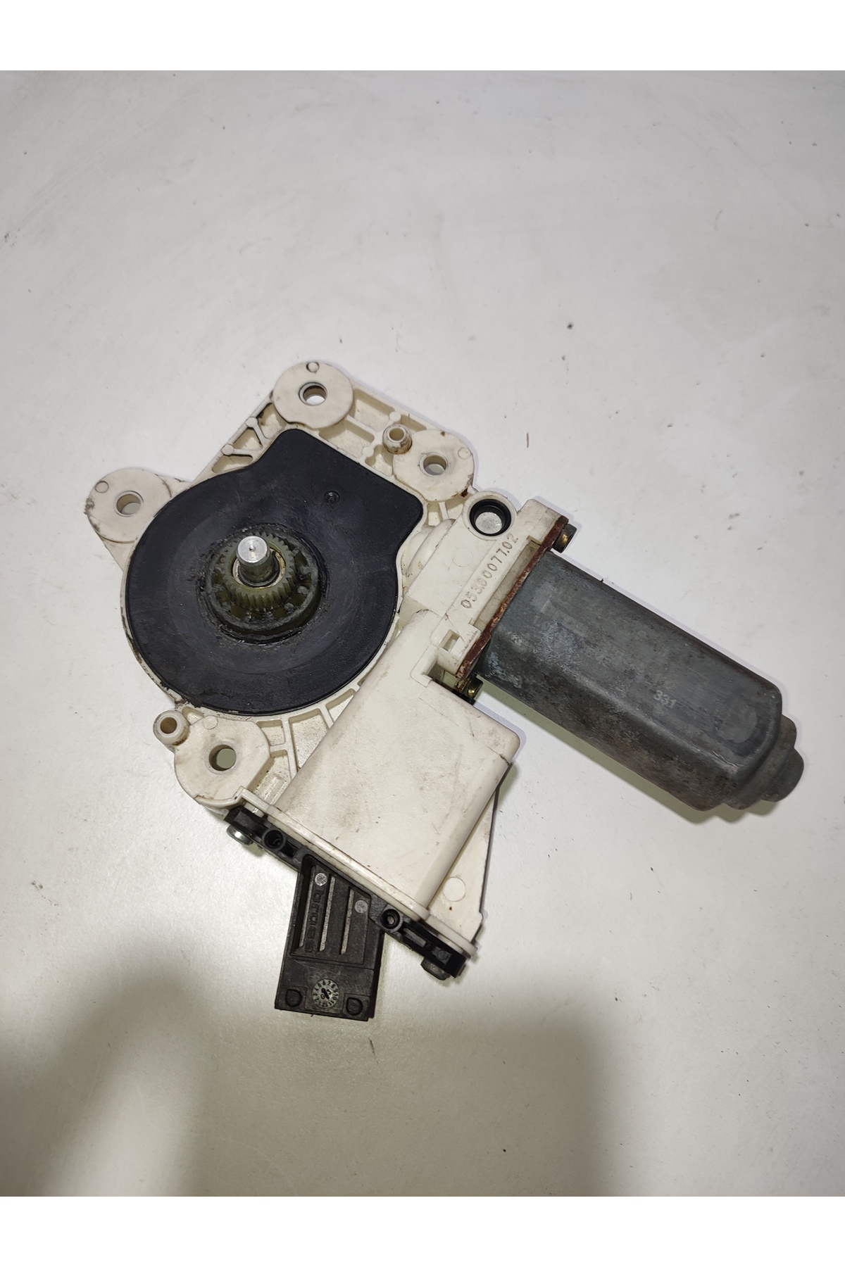 Vectra C sağ arka cam motoru 24414776 106155-102 1137328066 - Görsel 2