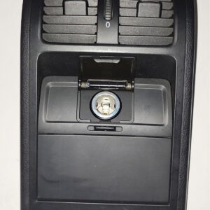 Passat B6 orta konsol arka kapak çakmaklık 3C0863615